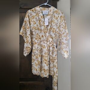 Sadie & Sage Cream and Gold Patterned Blouse